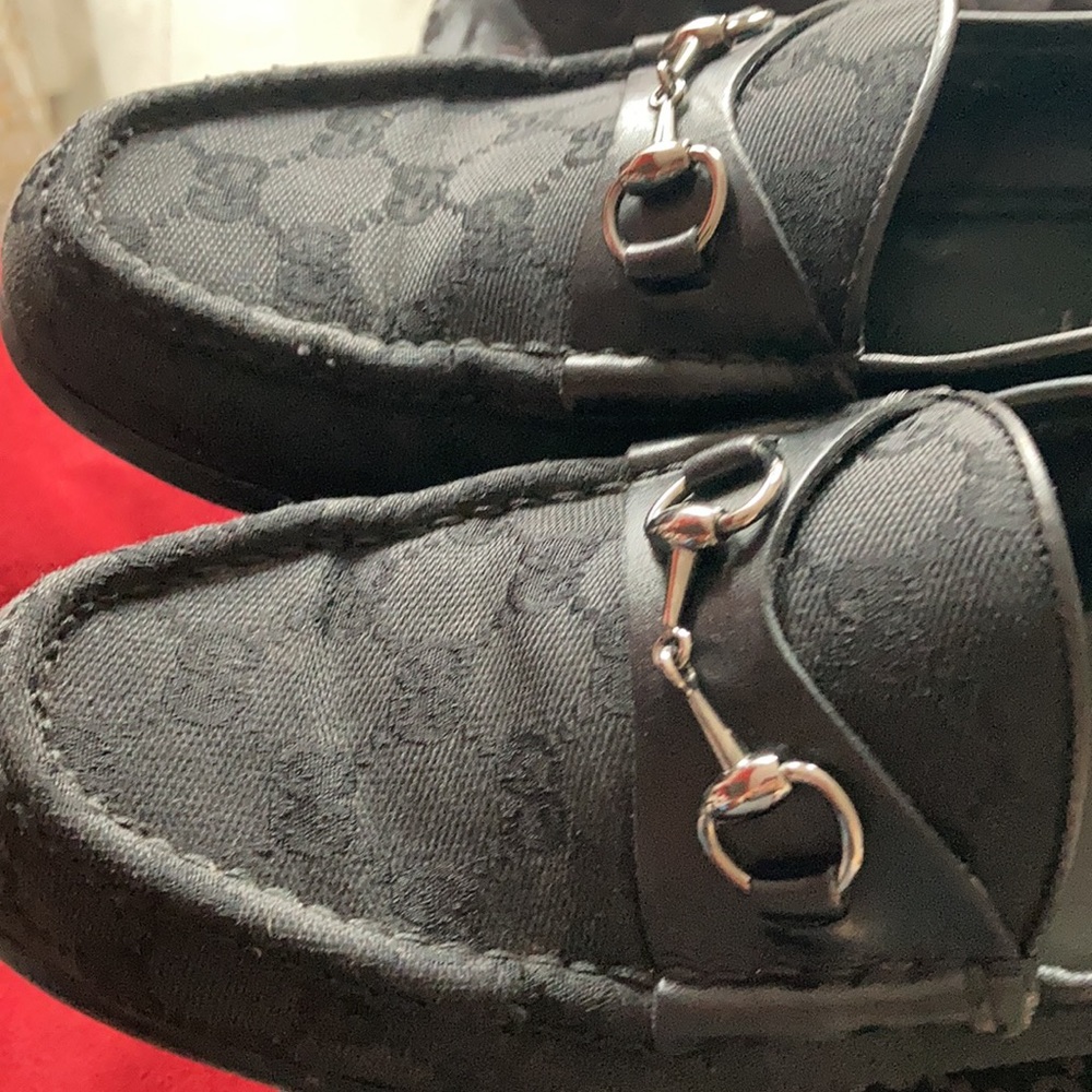Authentic Gucci Loafer - Picture 3 of 10